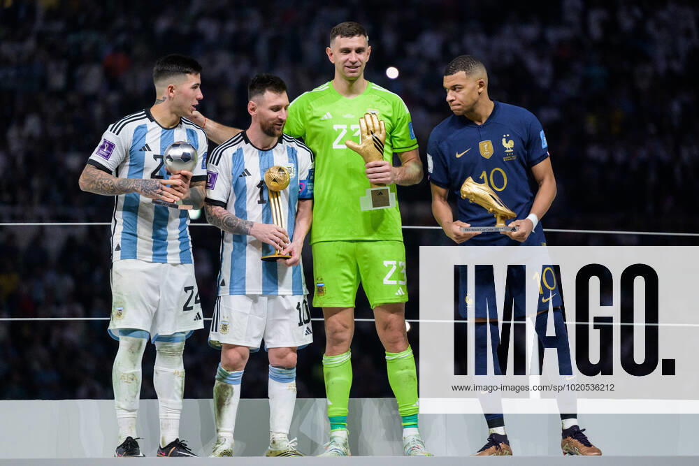 Enzo Fernandez, Lionel Messi, goalkeeper Emiliano Martinez of Argentina and Kylian Mbappe of France with their awards after the FIFA World Cup, WM, Weltmeisterschaft, Fussball 2022 final between Argentina and France on December 18, 2022 in Doha. Photo: Joel Marklund BILDBYRAN kod JM JM0415 bbeng fotboll football soccer fotball vm fotbolls-vm fotball-vm fotbolls-vm 2022 fifa world cup 2022 final argentina frankrike france jubel celebration depp dejected