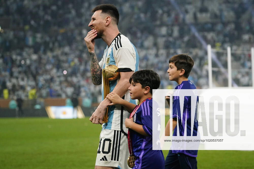 QAT: Argentina v France. FIFA World Cup, WM, Weltmeisterschaft, Fussball Qatar 2022. Final Lionel Messi of Argentina with his sons during the FIFA World Cup Qatar 2022 match, Final, between Argentina and France played at Lusail Stadium on Dec 18, 2022 in Lusail, Qatar.
