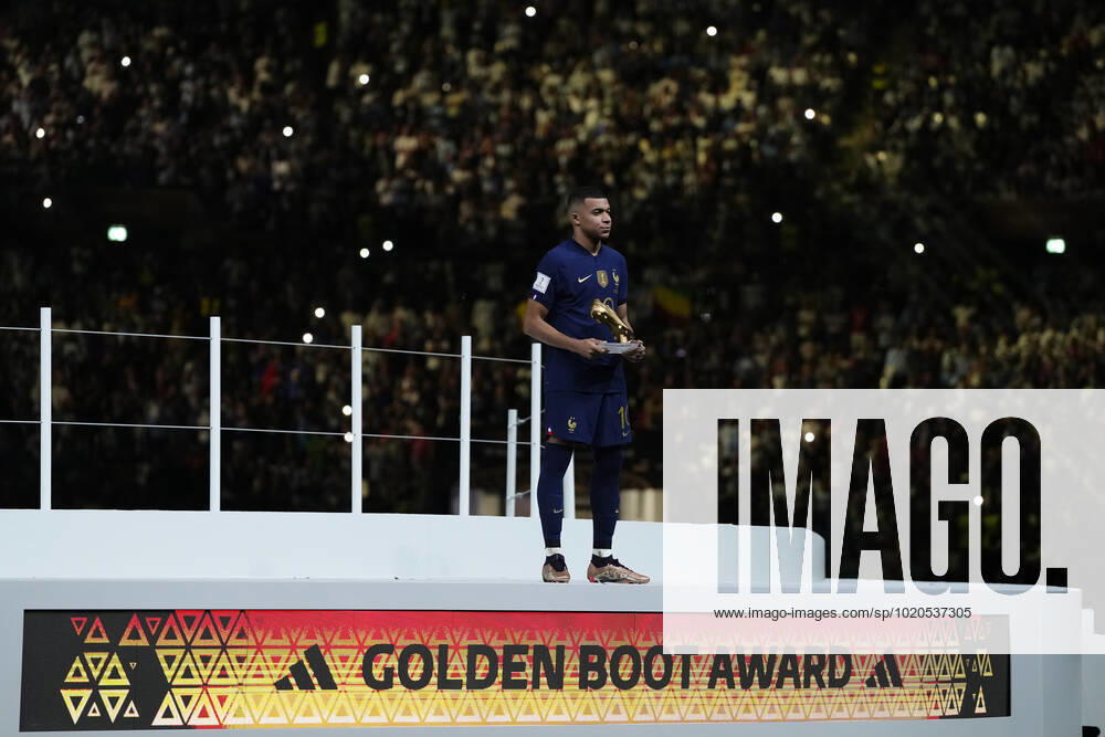 Argentina v France: Final - FIFA World Cup, WM, Weltmeisterschaft, Fussball Qatar 2022 Kylian Mbappe centre-forward of France and Paris Saint-Germain with the trophy of Golden Boot Award during the FIFA World Cup Qatar 2022 Final match between Argentina and France at Lusail Stadium on December 18, 2022 in Lusail City, Qatar. Lusail City Qatar