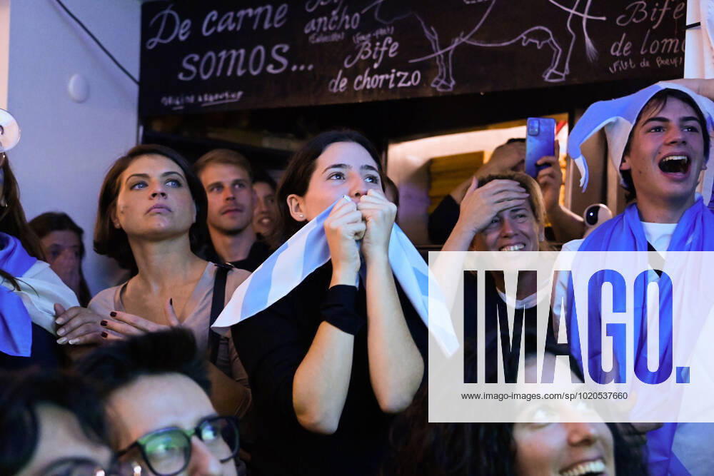Les supporters de l Argentine au Cafe El Sur Ã Paris - ambiance - FOOTBALL : Les supporters de l Argentine - Paris - 18 12 2022 FedericoPestellini Panoramic