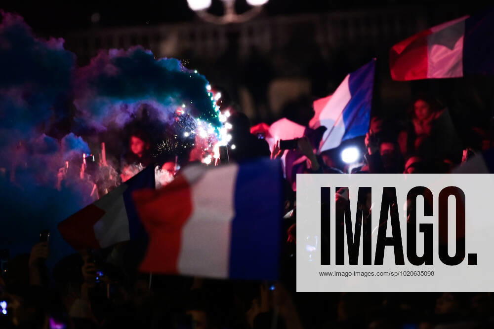 Rassemblement de l equipe de France a la Place de la Concorde - Ambiance FOOTBALL : Rassemblement de l equipe de France - Paris - 19 12 2022 FedericoPestellini Panoramic