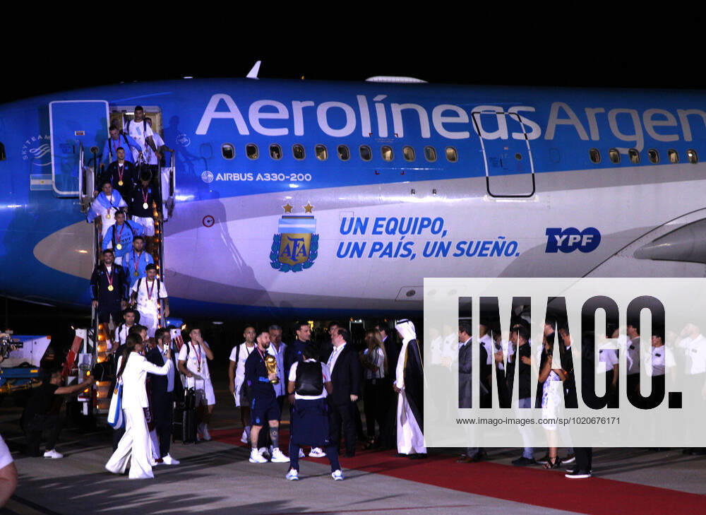 ciudad Autonoma, Buenos aires, Argentina: Argentina world champion of the Qatar cup 2022 arrived in argentina at the ezeiza airport ciudad Autónoma Argentina - ZUMAc230 0196964868st