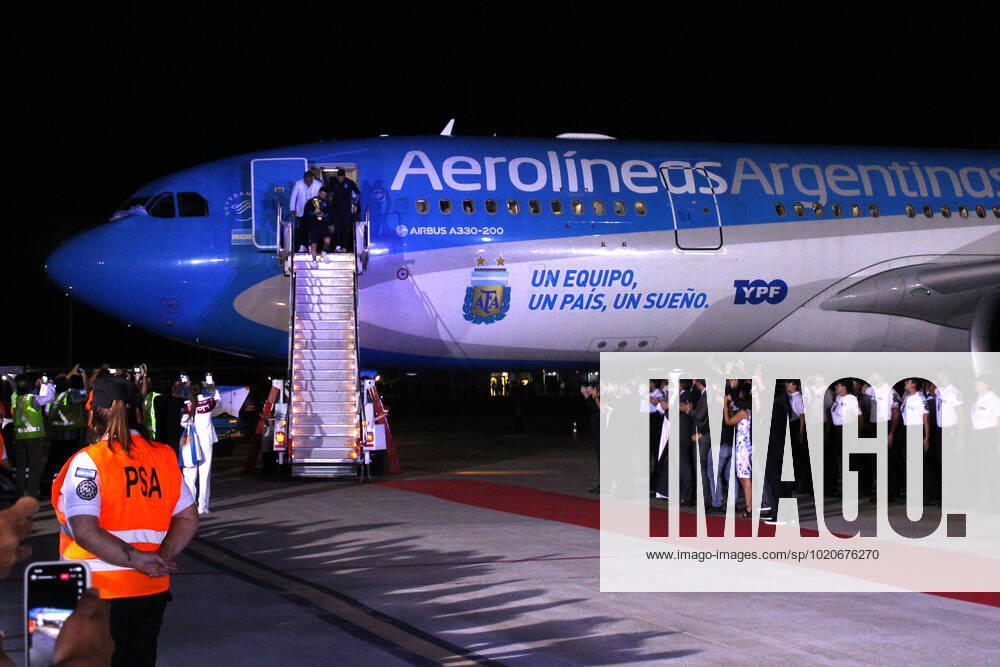 ciudad Autonoma, Buenos aires, Argentina: Argentina world champion of the Qatar cup 2022 arrived in argentina at the ezeiza airport ciudad Autónoma Argentina - ZUMAc230 0196964887st