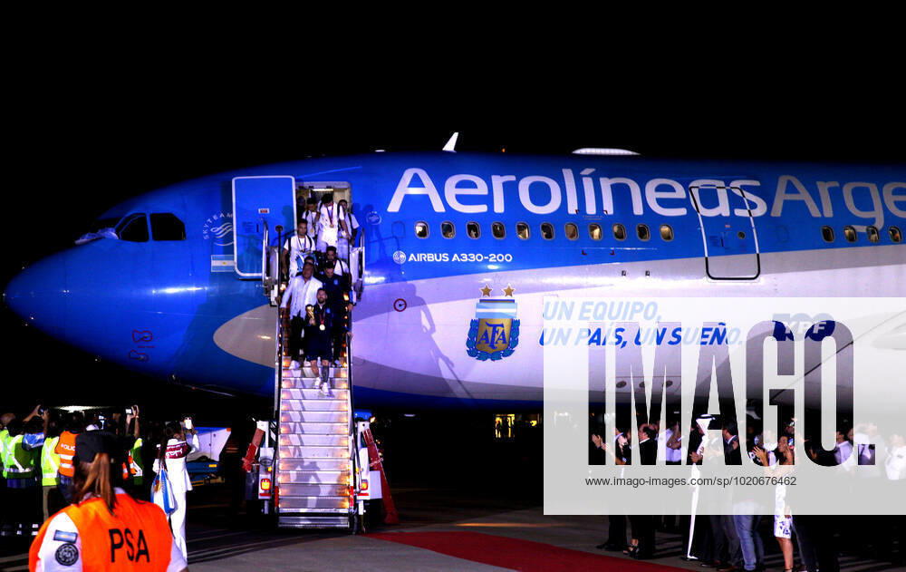 ciudad Autonoma, Buenos aires, Argentina: Argentina world champion of the Qatar cup 2022 arrived in argentina at the ezeiza airport ciudad Autónoma Argentina - ZUMAc230 0196964969st