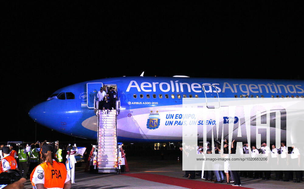 ciudad Autonoma, Buenos aires, Argentina: Argentina world champion of the Qatar cup 2022 arrived in argentina at the ezeiza airport ciudad Autónoma Argentina - ZUMAc230 0196964975st