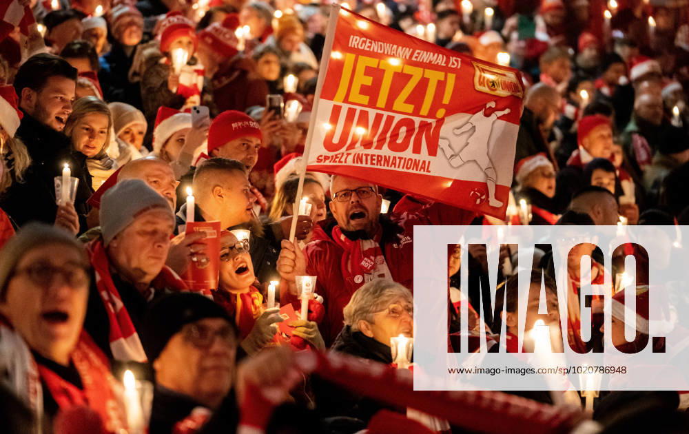 GER, Fußball, Herren, 1. Bundesliga, 1. BL, 1. FC Union Berlin, Weihnachtssingen Anhänger von Union Berlin beim 20. Weihnachtssingen Berlin Stadion An der Alten Försterei Berlin Deutschland