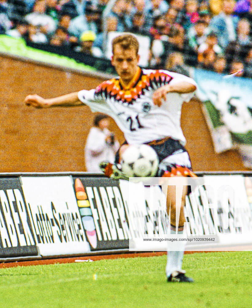 Aus DFB Freundschaftsspiel Deutschland - Irland 0:2 am 29.05.1994 in Hannover. Im Foto: Mario Basler