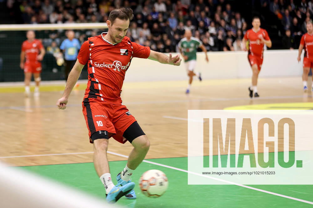SOCCER - Lions Benefiz Turnier GRAZ,AUSTRIA,27.DEC.22 - SOCCER - Lions Benefiz Legenden Hallenfussball Turnier. Image shows Philipp Schenk (GAK). GEPAxpictures Oberlaender