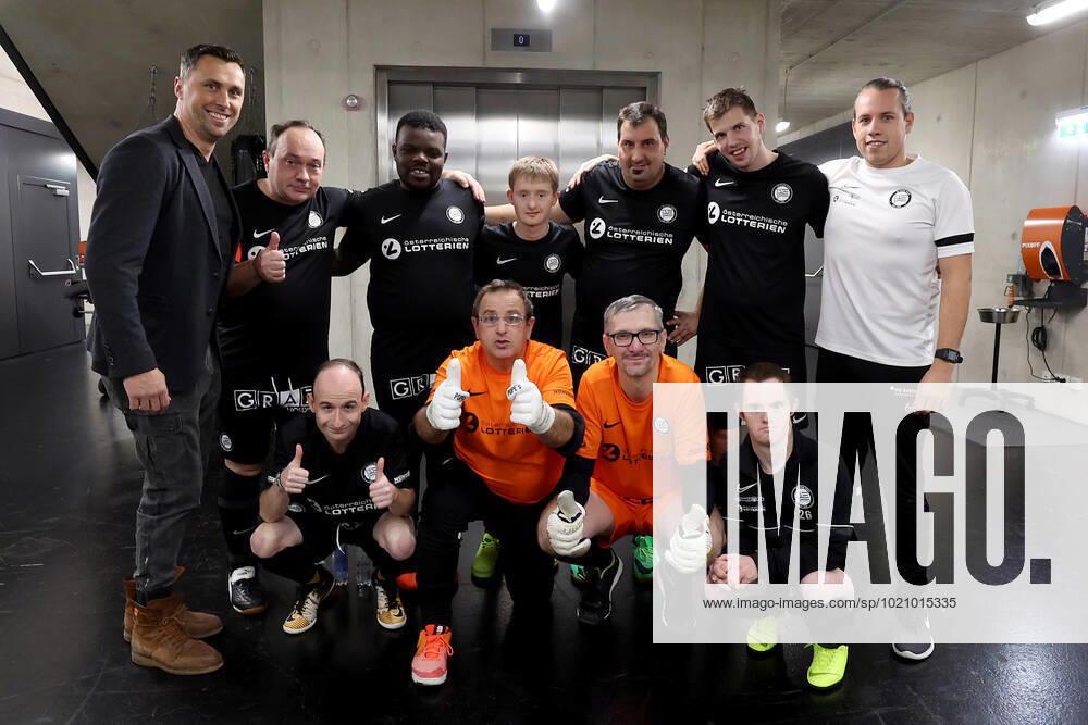 SOCCER - Lions Benefiz Turnier GRAZ,AUSTRIA,27.DEC.22 - SOCCER - Lions Benefiz Legenden Hallenfussball Turnier. Image shows the special team of Sturm. GEPAxpictures Oberlaender