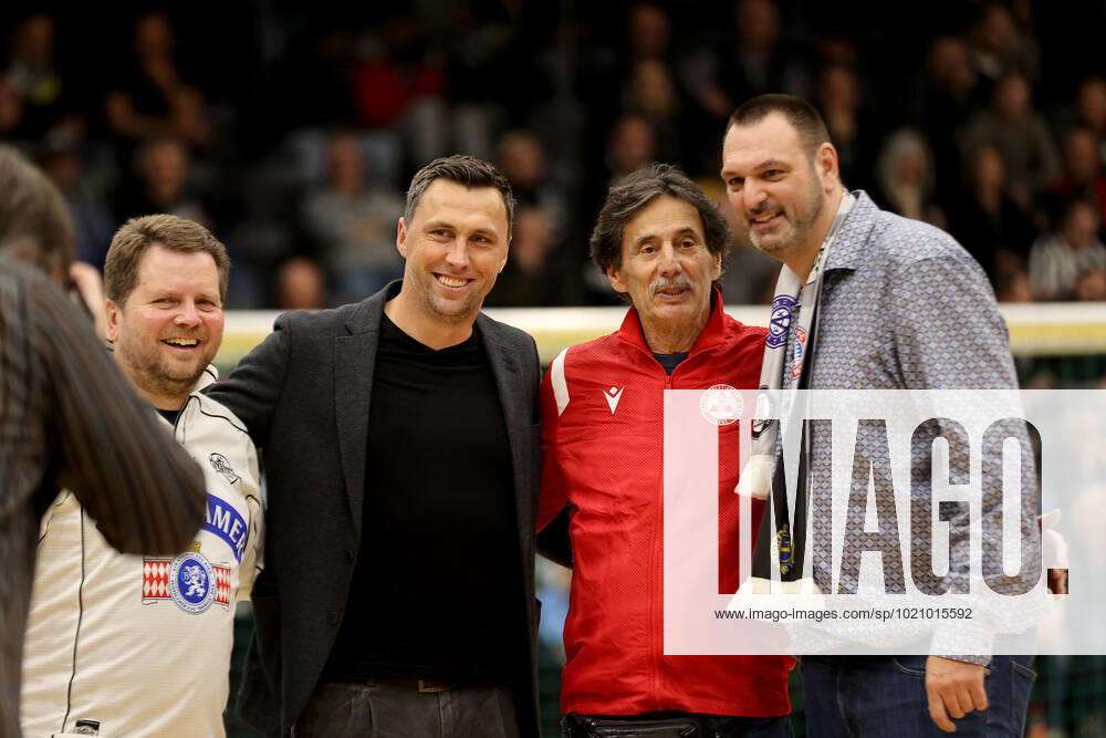 SOCCER - Lions Benefiz Turnier GRAZ,AUSTRIA,27.DEC.22 - SOCCER - Lions Benefiz Legenden Hallenfussball Turnier. Image shows Oliver Wieser, Christian Gratzei, Savo Ekmecic and Andreas Crestnik. GEPAxpictures Oberlaender