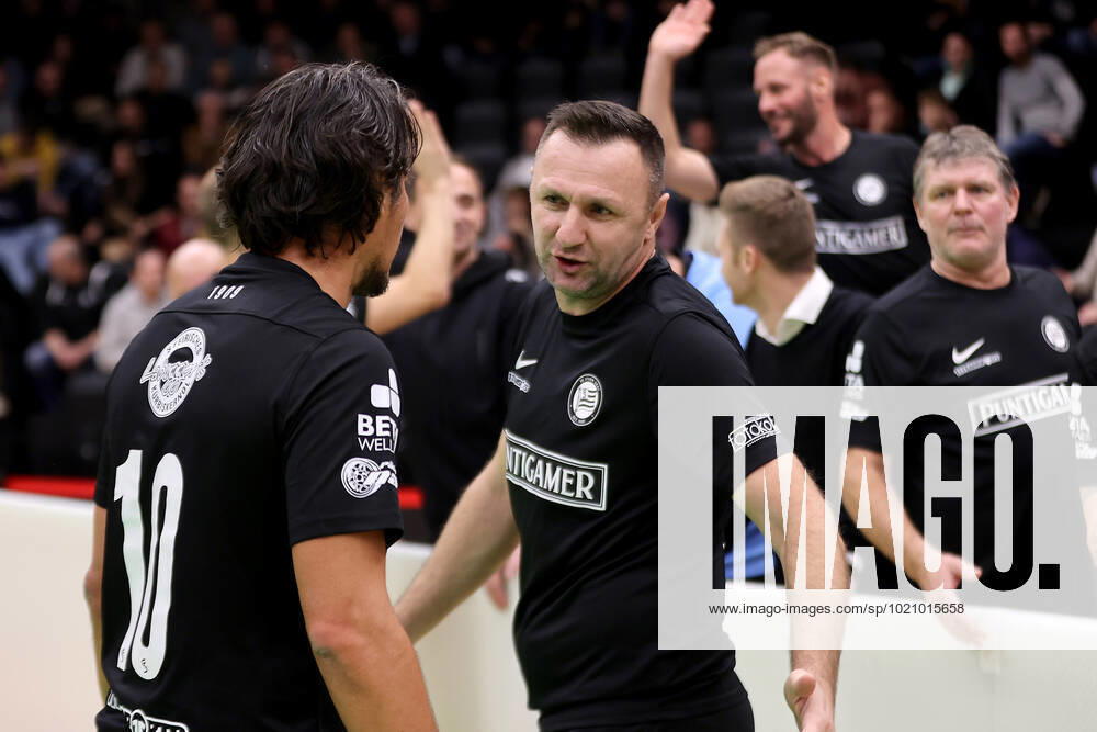 SOCCER - Lions Benefiz Turnier GRAZ,AUSTRIA,27.DEC.22 - SOCCER - Lions Benefiz Legenden Hallenfussball Turnier. Image shows Ivo Vastic and Samir Muratovic (Sturm). GEPAxpictures Oberlaender