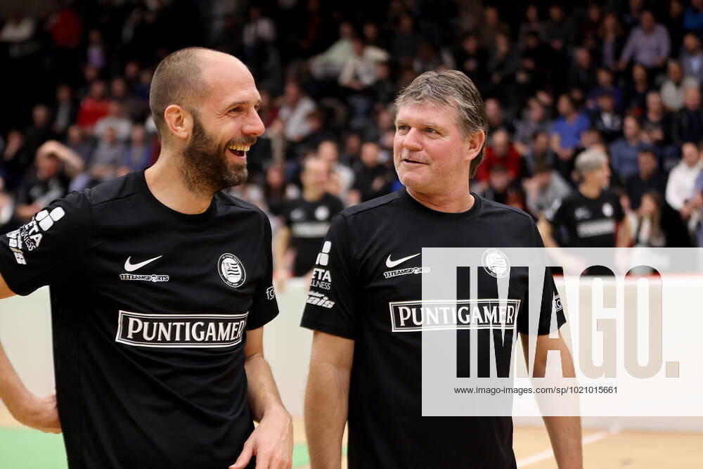 SOCCER - Lions Benefiz Turnier GRAZ,AUSTRIA,27.DEC.22 - SOCCER - Lions Benefiz Legenden Hallenfussball Turnier. Image shows Diego Rottensteiner and Hannes Reinmayr (Sturm). GEPAxpictures Oberlaender