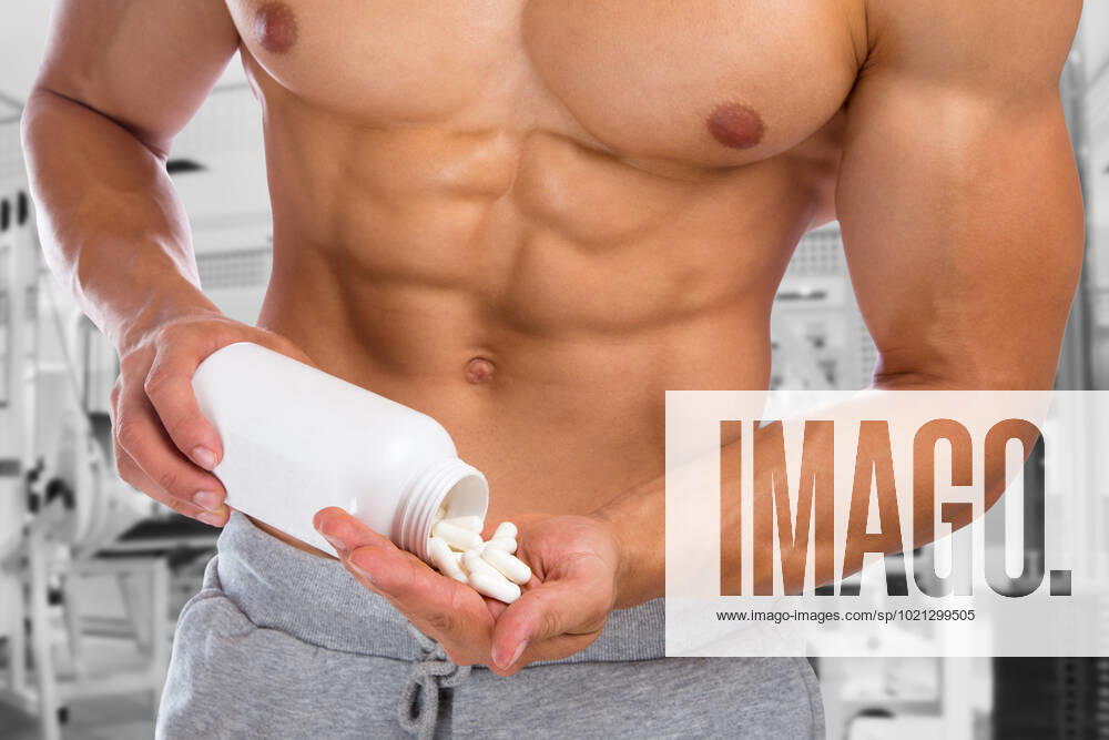 Doping Anabolika Tabletten Medikamente Pillen Missbrauch Fitnessstudio Bodybuilder Bodybuilding Muskeln Mann Doping Anabolika Tabletten Medikamente Pillen Missbrauch Fitnessstudio Bodybuilder Bodybuilding Muskeln Mann Studio (License=RF) 10172673