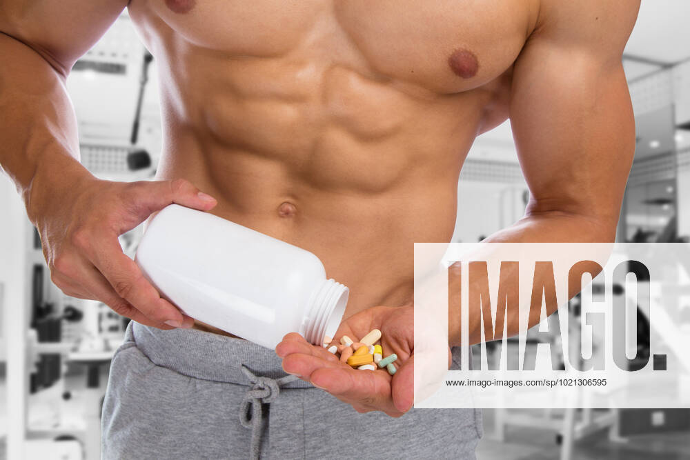 Doping Anabolika Tabletten Medikamente Pillen Bodybuilder Bodybuilding Fitnessstudio Muskeln Mann Doping Anabolika Tabletten Medikamente Pillen Bodybuilder Bodybuilding Fitnessstudio Muskeln Mann Studio (License=RF) 9993379