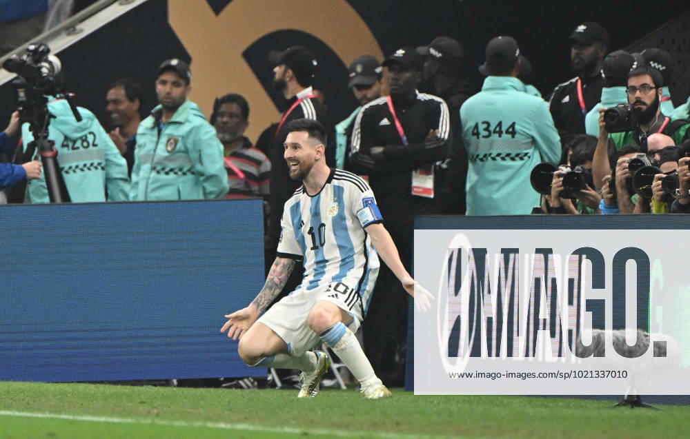 Fussball, Herren, Saison 2022 23, WM in Katar, Finale, Argentinien - Frankreich (2:2, 3:3 n. V, 4:2 i. E.) im Lusail Iconic Stadium in Lusail, Lionel Messi (Argentinien), Jubel nach Tor zum 3:2, 18.12. 2022,