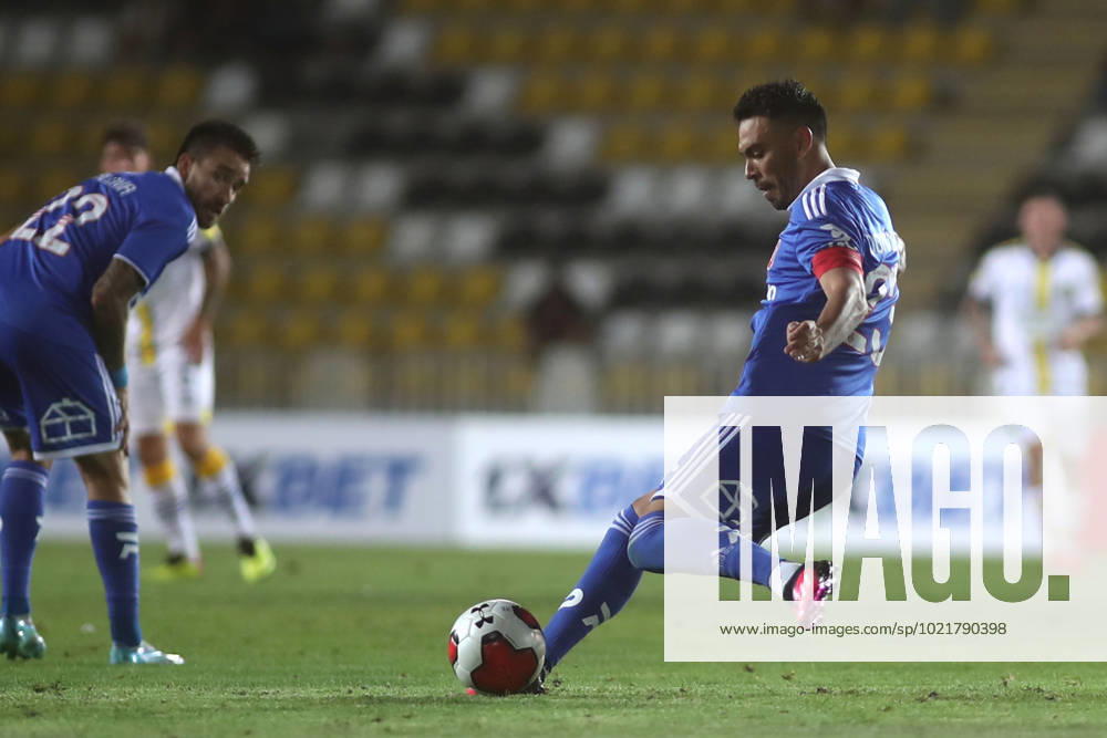 Futbol, Universidad de Chile vs Rosario Central Segunda fecha, copa verano Coquimbo 2023 El jugador de Universidad de Chile Nery Dominguez , controla el bal—n, durante el partido amistoso copa verano 1XBet Coquimbo, realizado en el estadio Francisco Sanchez Rumoroso de Coquimbo, Chile. 07 01 2023 Hernan Contreras Photosport Football, University of Chile vs. Rosario Central Second date, Coquimbo 2023 summer cup The player from Universidad de Chile Nery Dominguez controls the ball during the 1XBet Coquimbo summer cup friendly match, held at the Francisco Sanchez Rumoroso stadium in Coquimbo, Chile. 07 01 2023 Hernan Contreras Photosport Universidad de Chile vs Rosario Central, copa verano 2023