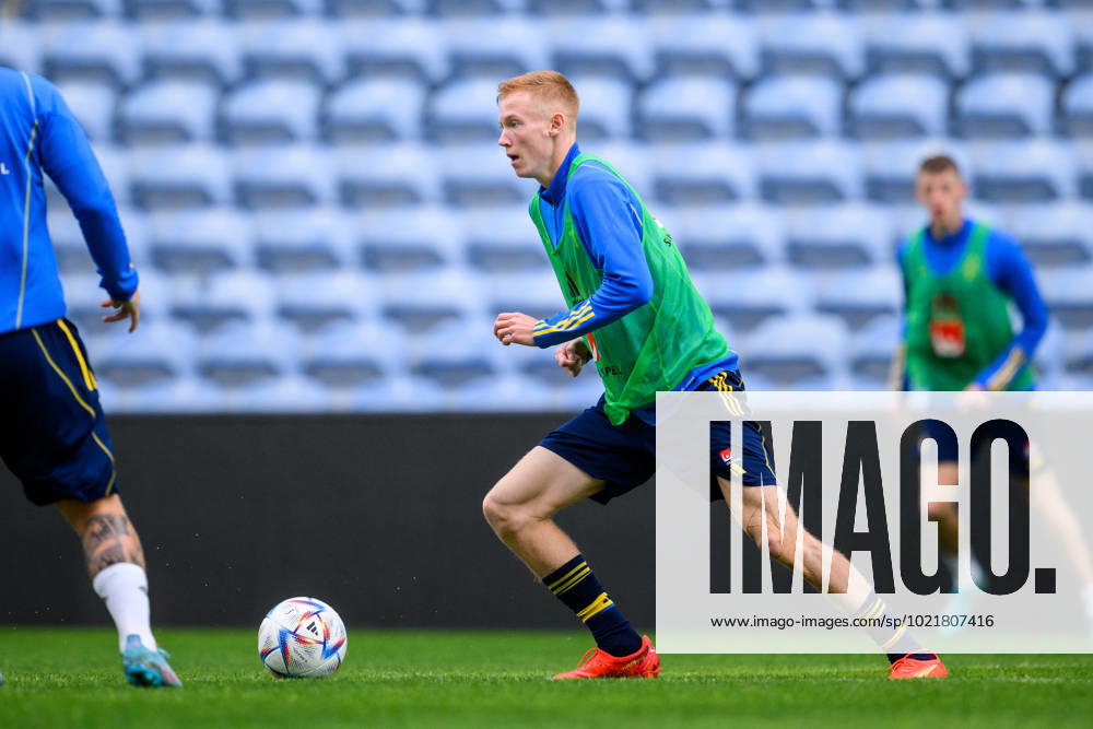 Hugo Larsson of the Swedish men s football national team, Nationalteam at a training session on January 8, 2023 in Faro. Photo: Jesper Zerman BILDBYRAN COP 234 JZ0302 fotboll football soccer fotball landskamp träning practice training sverige sweden sverige a day 6 bbeng