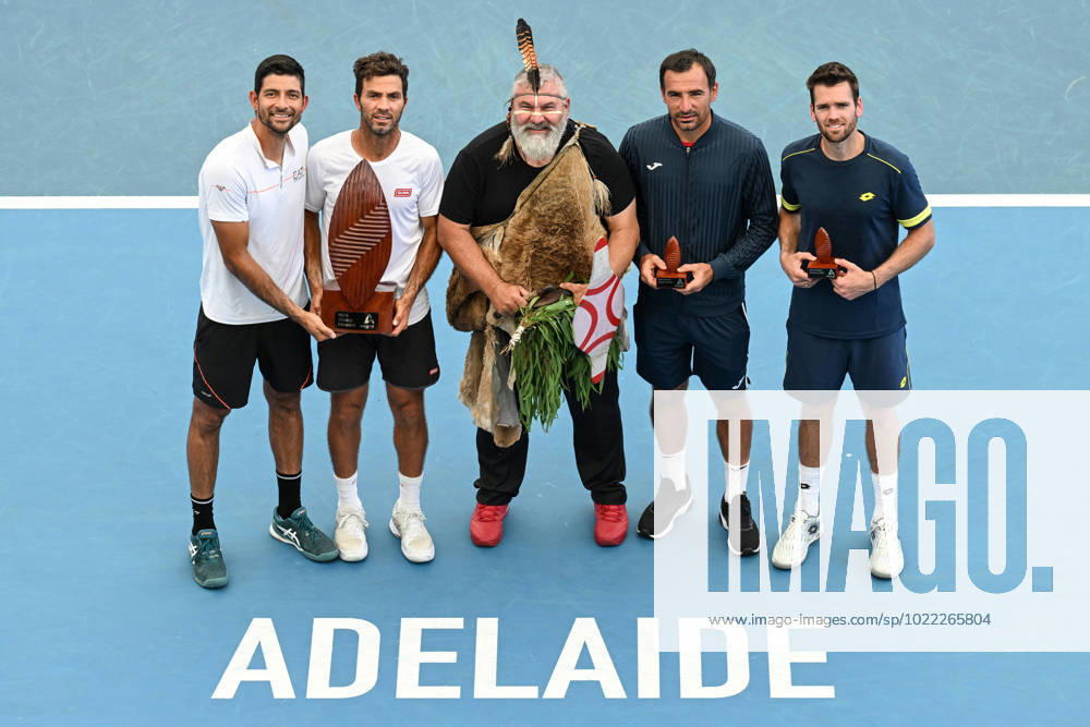 KW02 TENNIS ADELAIDE INTERNATIONAL, Marcelo Arevalo of Salvador and Jean-Julien Rojer of the Netherlands (L) Indigenous Elder Michael O?Brien (C) and Ivan Dodig of Croatia and Austin Krajicek of the USA (R) during the 2023 Adelaide International Tennis Tournament at the Memorial Drive Tennis Centre in Adelaide, Saturday, January 14, 2023. ( NO ARCHIVING, , NO USE IN BOOKS WITHOUT CONSENT ADELAIDE SOUTH AUSTRALIA AUSTRALIA