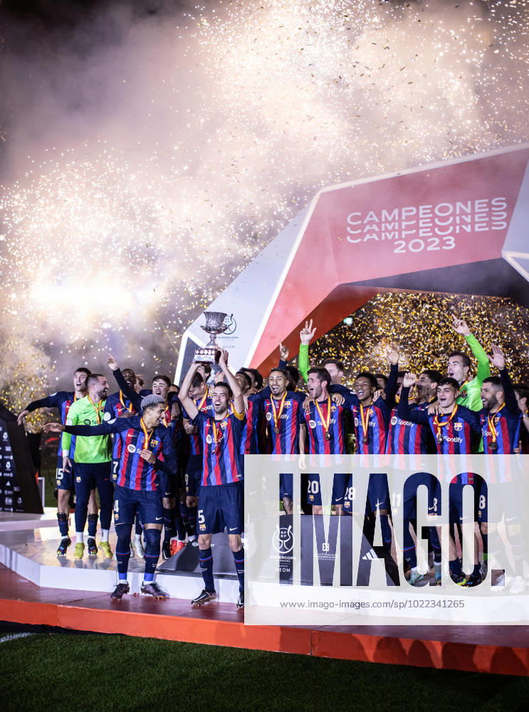 Barcelona vs Real Madrid Players (Barcelona) celebrates after the game valid for Supercopa de Espana at the King Fahd stadium, in Riad, today Enero 15, 2023.