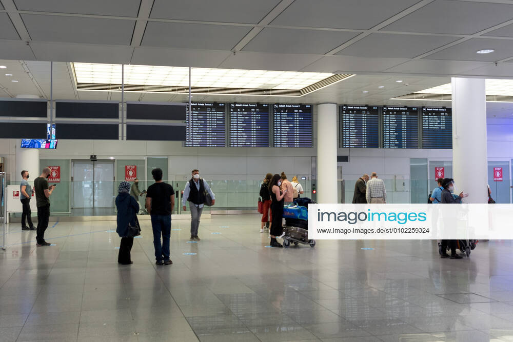 Auswirkungen Corona Flughafen München Im Bild Ankunftsbereich Ankunft Anküfte Abholung Terminal 2 T2. München Flughafen München Bayer Deutschland