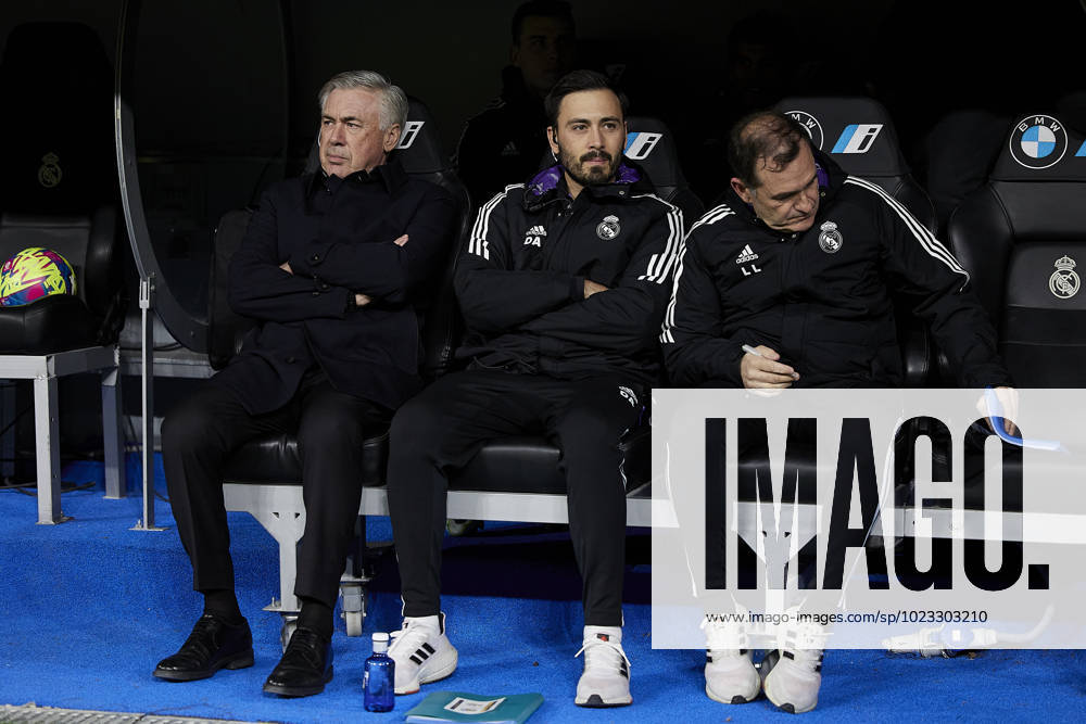 Real Madrid head coach Carlo Ancelotti and Davide Ancelotti during La Liga football match between Real Madrid CF v Real Sociedad at Santiago Bernabeu Stadium in Madrid, Spain, January 29, 2023 Madrid Spain - ZUMAa206 20230129_zsp_a206_078