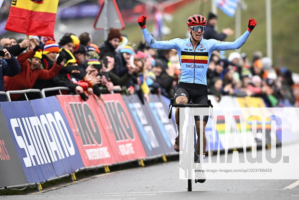 Belgian Thibau Nys celebrates after winning the Men U23 race at the UCI Cyclocross World Championships, in Hoogerheide, The Netherlands on Saturday 04 February 2023. JASPERxJACOBS x59188808x