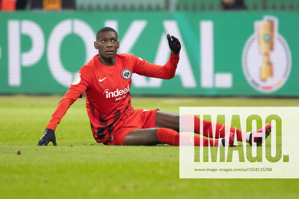 Eintracht Frankfurt - SV Darmstadt 98, DFB-Pokal Randal Kolo Muani (Eintracht Frankfurt, 9). DFB-Pokalspiel zwischen Eintracht Frankfurt und dem SV Darmstadt 98 am 7. Februar 2023 im Deutsche Bank Park in Frankfurt am Main. Nach Vorgaben der DFL, Deutsche Fußball Liga, ist es untersagt, in dem Stadion und oder vom Spiel angefertigte Fotoaufnahmen in Form von Sequenzbildern und oder videoähnlichen Fotostrecken zu verwerten bzw. verwerten zu lassen., Frankfurt am Main Hessen Deutschland Deutsche Bank Park