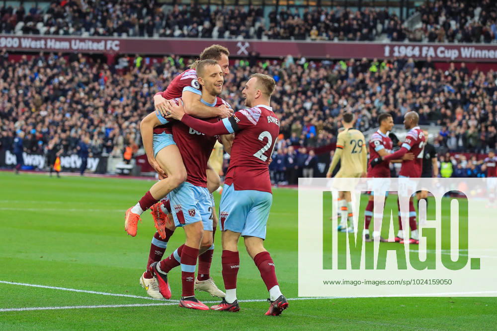 West Ham United v Chelsea Premier League 11 02 2023. West Ham United midfielder TomaÅ¡ SouÄek (28) celebrates with teammates after scoring a goal.However, this goal was disallowed after VAR check during the Premier League match between West Ham United and Chelsea at the London Stadium, London, England on 11 February 2023. London London Stadium England Editorial use only DataCo restrictions apply See www.football-dataco.com ,