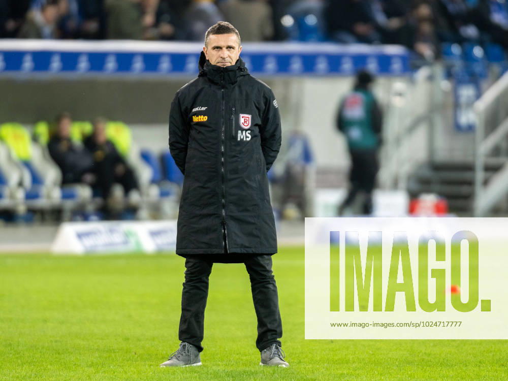 Mersad Selimbegovic (SSV Jahn Regensburg, Trainer), GER, Karlsruher SC (KSC) vs. SSV Jahn Regensburg, Fussball, 2. Bundesliga, 22. Spieltag, Spielzeit 2022 2023, 24.02.2023, DFB DFL regulations prohibit any use of photographs as image sequences and or quasi-video., GER, Karlsruher SC (KSC) vs. SSV Jahn Regensburg, Fussball, 2. Bundesliga, 22. Spieltag, Spielzeit 2022 2023, 24.02.2023 Karlsruhe