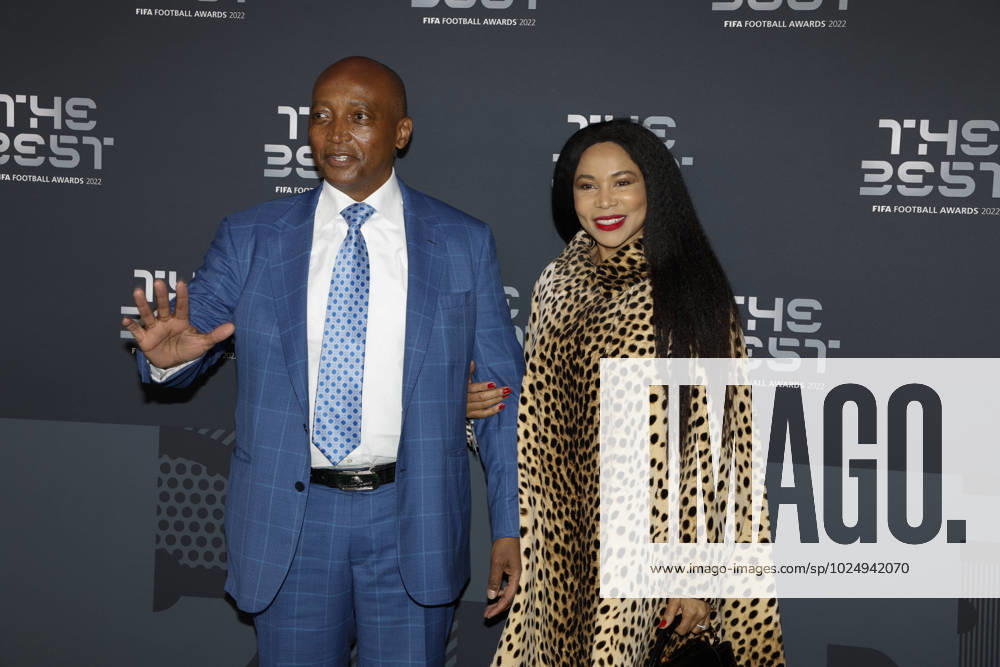 27 Fevrier 2023 : Paris, France : Patrice Motsepe, President de la C.A.F et son à pouse arrivant la la soirà e des FIFA AWARDS THE BEST 2023 à la Salle Pleyel. (Henri Szwarc Starface) 289106 2023-02-27 Paris France
