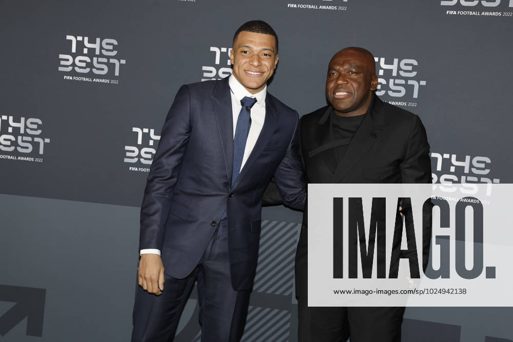 27 Fevrier 2023 : Paris, France : Kylian Mbappe zr son pere Wilfried arrivant la la soirà e des FIFA AWARDS THE BEST 2023 à la Salle Pleyel. (Henri Szwarc Starface) 289106 2023-02-27 Paris France
