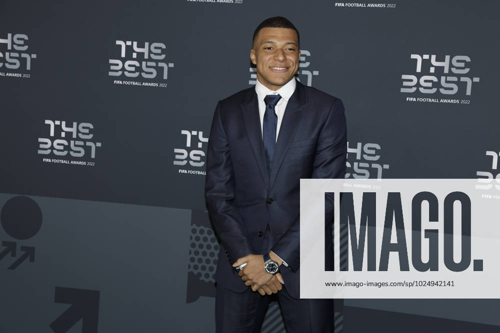 27 Fevrier 2023 : Paris, France : Kylian Mbappe arrivant la la soirà e des FIFA AWARDS THE BEST 2023 à la Salle Pleyel. (Henri Szwarc Starface) 289106 2023-02-27 Paris France