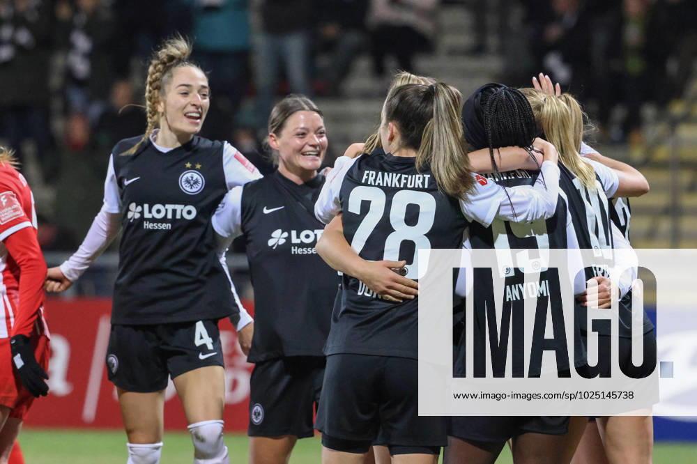 Sophia Kleinherne (Eintracht Frankfurt, 4), Verena Handsaw (Eintracht Frankfurt, 18), Barbara Dunst (Eintracht Frankfurt, 28), Nicole Anyomi (Eintracht Frankfurt, 19), Laura Freigang (Eintracht Frankfurt, 11), GER, Eintracht Frankfurt vs. SC Freiburg, Fussball, 1. Frauen Bundesliga, 13.Spieltag, Spielzeit 2022 2023, 03.03.2023 (DFL DFBB REGULATIONS PROBHIT ANY USE OF PHOTOGRAPHERS as IMAGE SEQUENCES and or QUASI-VIDEO ) GER, Eintracht Frankfurt vs. SC Freiburg, Fussball, 1. Frauen Bundesliga, 13.Spieltag, Spielzeit 2022 2023, 03.03.2023 Frankfurt