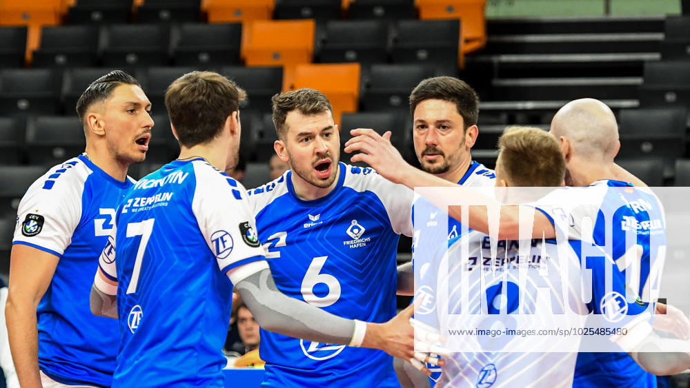 GER, 2023 CEV Volleyball Champions League, VfB Friedrichshafen (GER) vs Jastrzebski Wegiel (POL) 09.03.2023, ratiopharm Arena, Neu-Ulm, GER, 2023 CEV Volleyball Champions League, VfB Friedrichshafen (GER) vs Jastrzebski Wegiel (POL), Viertelfinale, im Bild Andre Brown (Friedrichshafen, 18), Luciano Vicentin (Friedrichshafen, 7), Michal Superlak (Friedrichshafen, 6), Dejan Vincic (Friedrichshafen, 9), Blair Bann (Friedrichshafen, 8), Ziga Stern (Friedrichshafen, 14)