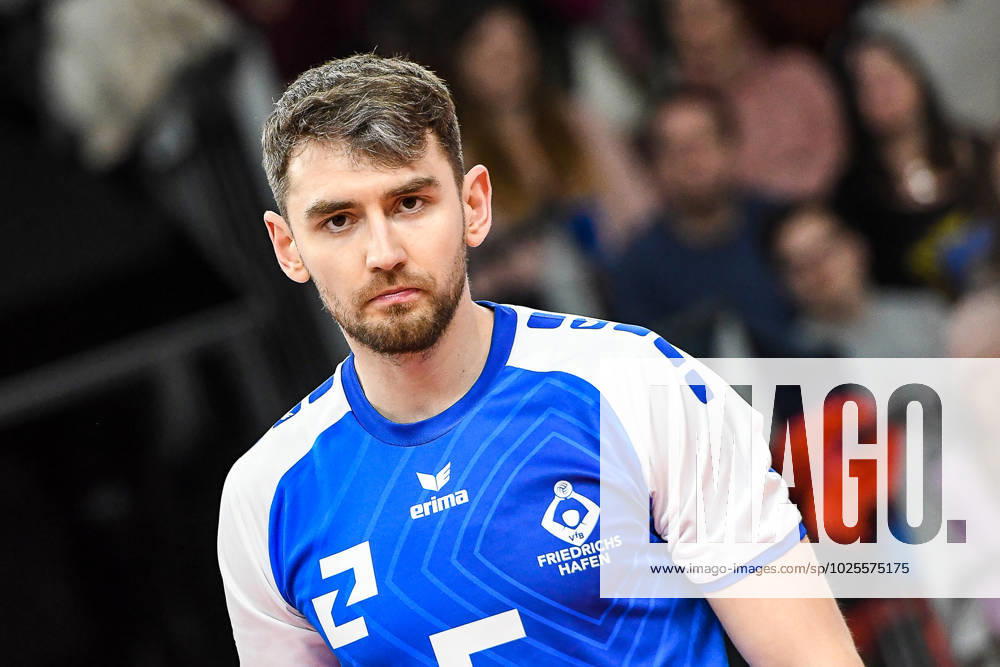 GER, 2023 CEV Volleyball Champions League, VfB Friedrichshafen (GER) vs Jastrzebski Wegiel (POL) 09.03.2023, ratiopharm Arena, Neu-Ulm, GER, 2023 CEV Volleyball Champions League, VfB Friedrichshafen (GER) vs Jastrzebski Wegiel (POL), Viertelfinale, im Bild Mateusz Biernat (Friedrichshafen, 5)
