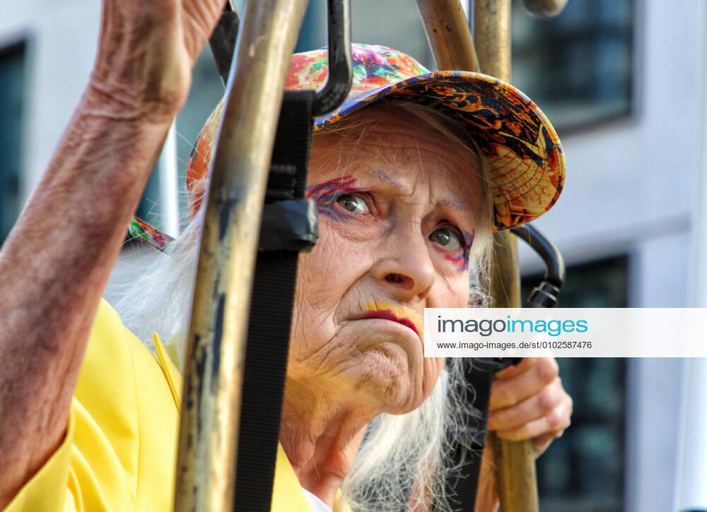 Dame Vivienne Westwood seen during the protest..Fashion Designer and activist Dame Vivienne Westwood takes part in a protest which sees her suspended 10ft high inside a giant bird cage outside The Old Bailey (Central Criminal Court of England), in protest against the extradition of Julian Assange. London United Kingdom - ZUMAs197 20200721_zaa_s197_039