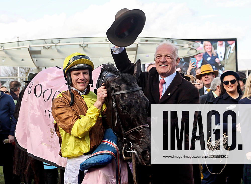 KW11 2023 Cheltenham Festival, Prestbury Park, Cheltenham, England 17 3 2023 The Cheltenham Gold Cup Jockey Paul Townend and trainer Willie Mullins celebrate winning with Galopin Des Champs Paul Townend and Willie Mullins celebrate winning with Galopin Des Champs 17 3 2023
