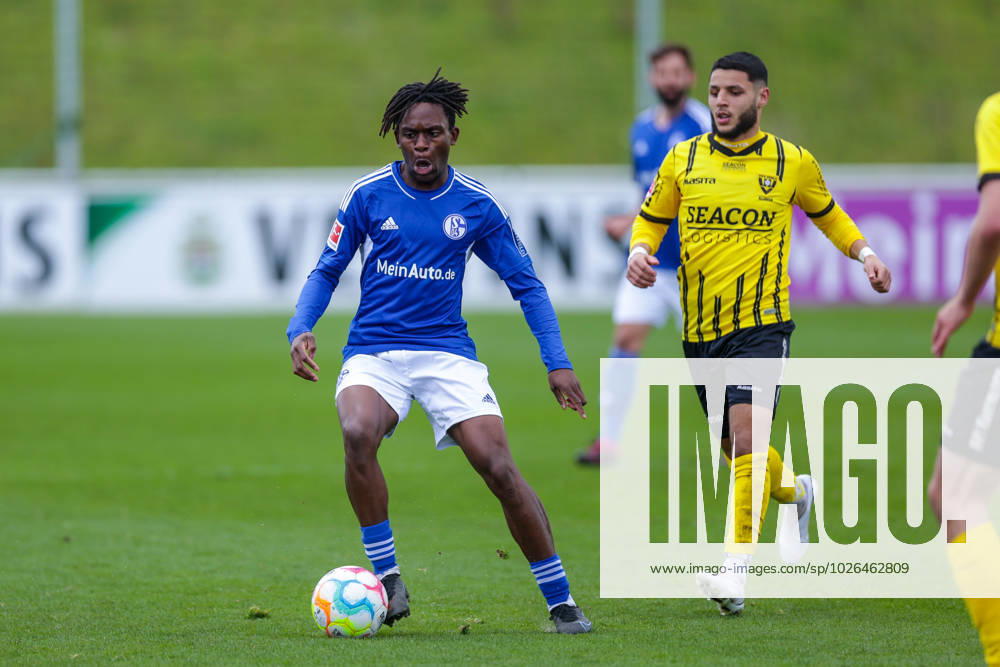 Fussball, Saison 2022 2023, Testspiel, FC Schalke 04 - VVV Venlo, Ngufor Anubodem (FC Schalke 04) Gelsenkirchen NRW Deutschland xRHR-FOTOx