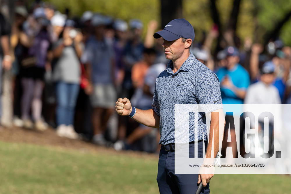 AUSTIN, TX - MARCH 25: Rory McIlroy makes a birdie putt on the 18th green to win the match over Xander Schauffele during the Quarterfinals of the PGA, Golf Herren World Golf Championships Dell Technologies Match Play on March 25, 2023, at Austin County Club in Austin, TX. (Photo by David Buono Icon Sportswire) GOLF: MAR 25 PGA - World Golf Championships-Dell Technologies Match Play Icon230325096