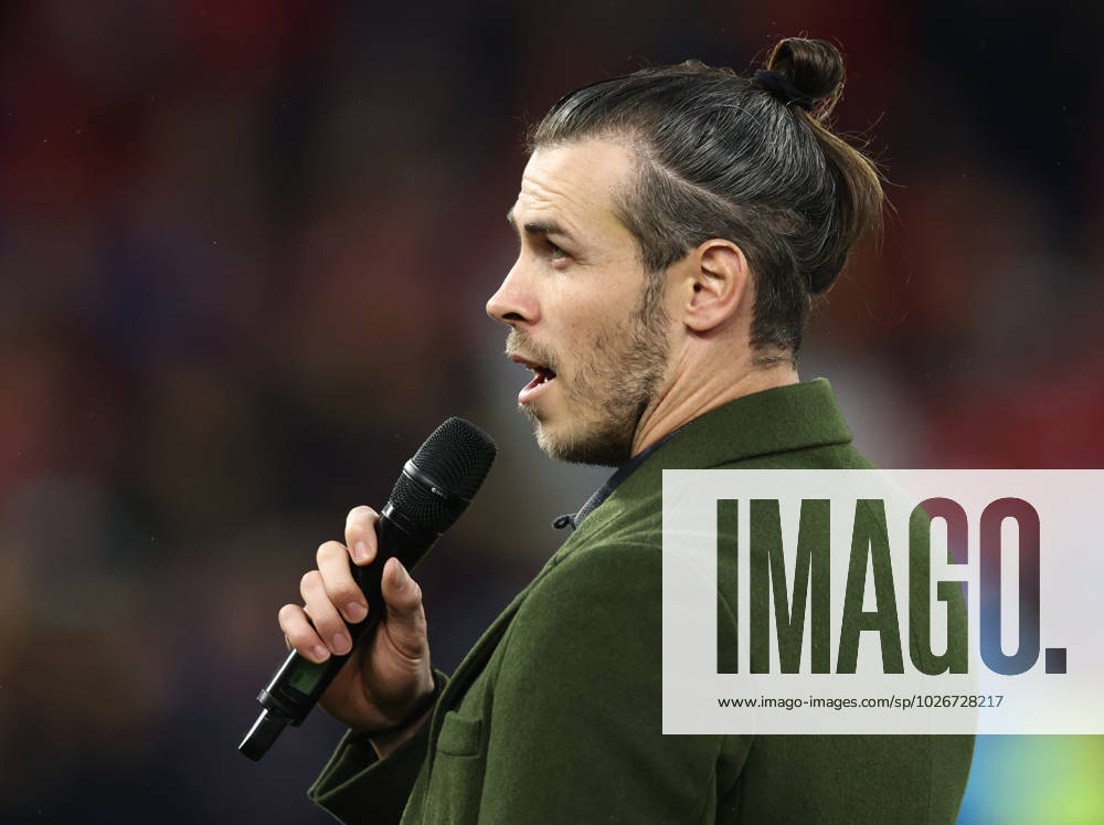 Cardiff, Wales, 28th March 2023. Former player Gareth Bale addresses the fans during the UEFA European Championship, EM, Europameisterschaft Qualifying match at the Cardiff City Stadium, Cardiff. Picture credit should read: Darren Staples Sportimage . SPI-2335-0010