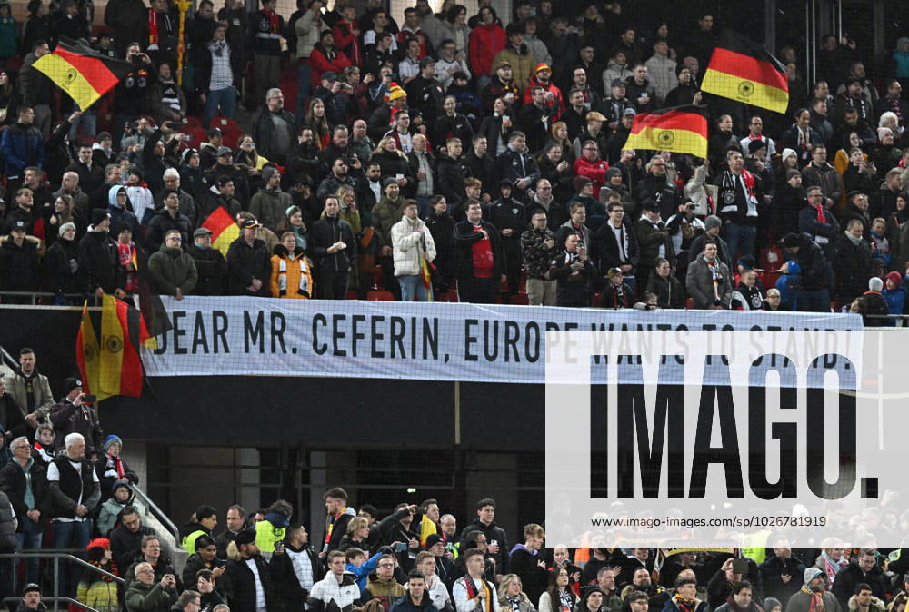 Fussball, Herren, Saison 2022 2023, Testspiel in Köln, Deutschland - Belgien, Banner mit der Aufschrift: Dear Mr. Ceferin, Europe wants to stand! , 28.03. 2023,