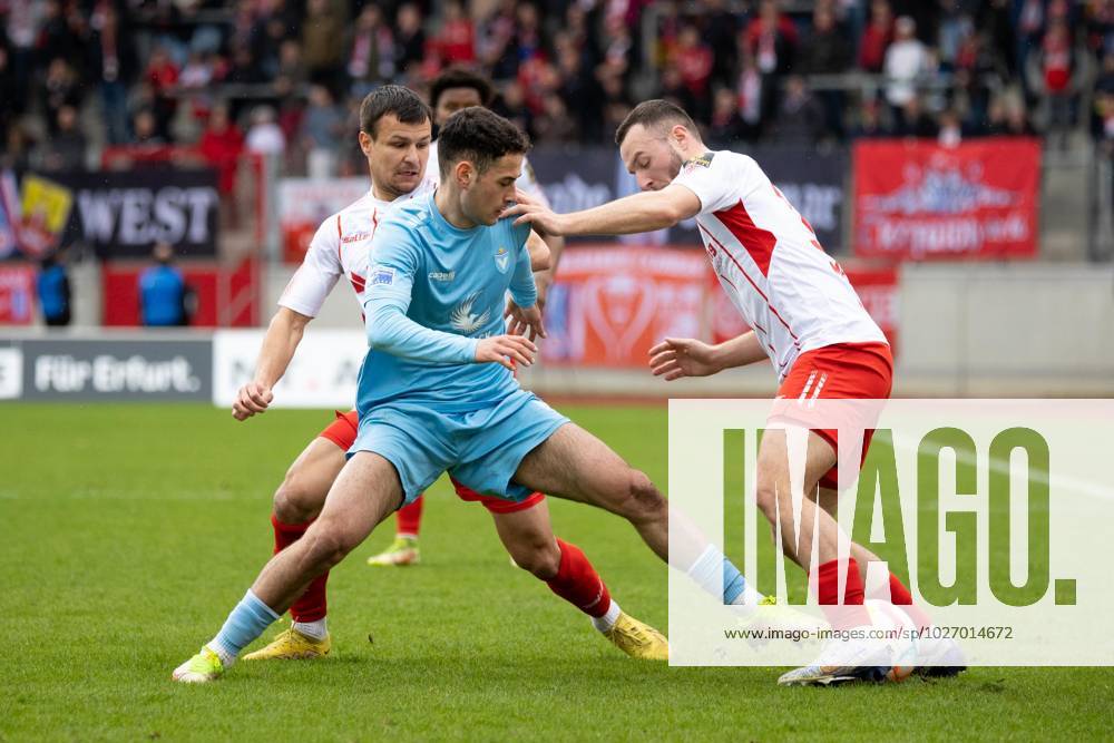Regionalliga Nordost: FC Rot-Weiß Erfurt vs. FC Viktoria 1889 Berlin; Erfurt; 01.04.2023 Artur Mergel ( 31; FC Rot-Weiß Erfurt) gegen Shalva Ogbaidze ( 18; FC Viktoria 1889 Berlin) Regionalliga Nordost: FC Rot-Weiß Erfurt vs. FC Viktoria 1889 Berlin; Steigerwaldstadion Erfurt