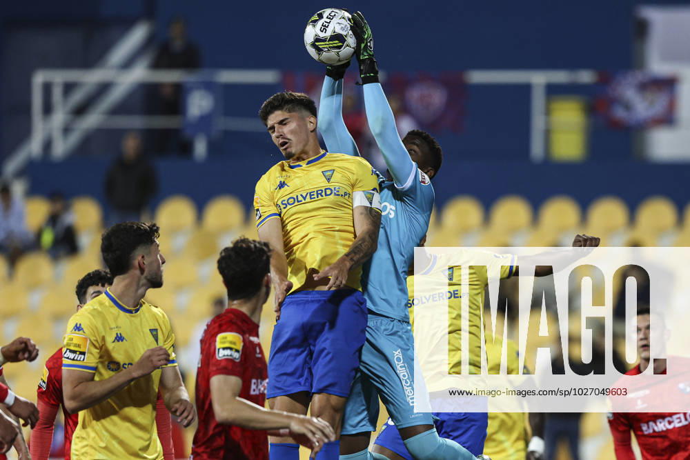 Andrew Silva of Gil Vicente FC with Bernardo Vital of Estoril Praia SAD in action during the Liga Bwin match between Estoril Praia SAD and Gil Vicente FC at Estadio Antonio Coimbra da Mota. Cascais Portugal - ZUMAs197 20230331_zab_s197_117