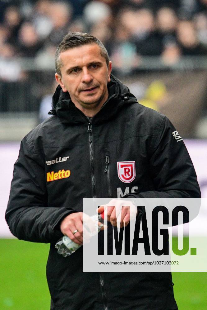 Trainer Mersad Selimbegovic ( Regensburg ) Deutschland , Hamburg , Millerntorstadion Fussball , 2. Fussball Bundesliga , FC St Pauli - SSV Jahn Regensburg