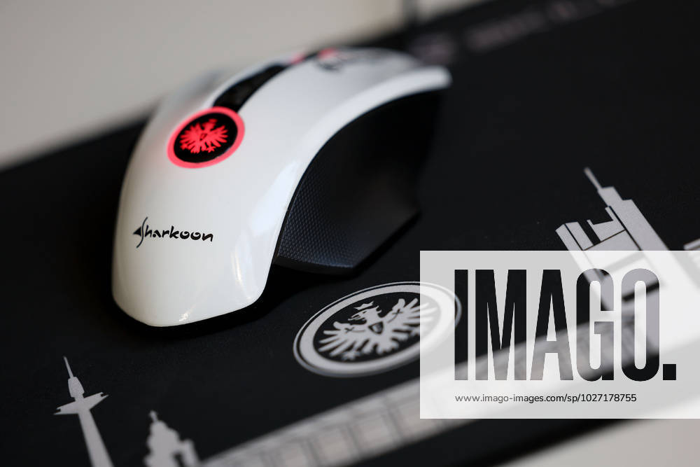 Eröffnung der Esports Academy von Eintracht Frankfurt v.l., Symbolfoto, Symbolbild: ESPORTS Spielstation, Computermaus, Eintracht Frankfurt Logo