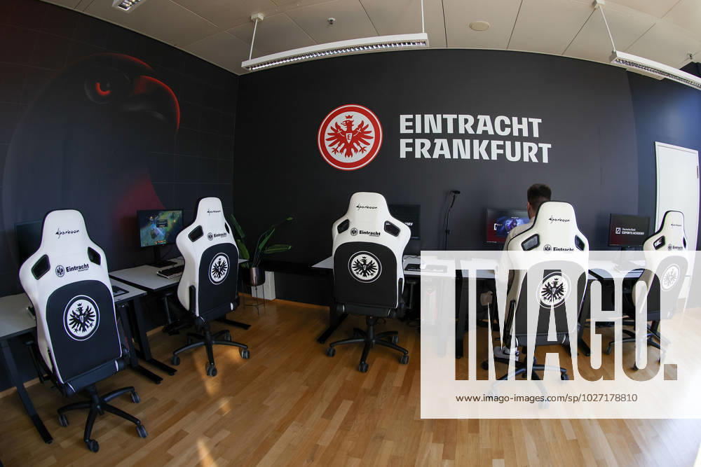 Eröffnung der Esports Academy von Eintracht Frankfurt v.l., Symbolfoto, Symbolbild: Training und Spielraum