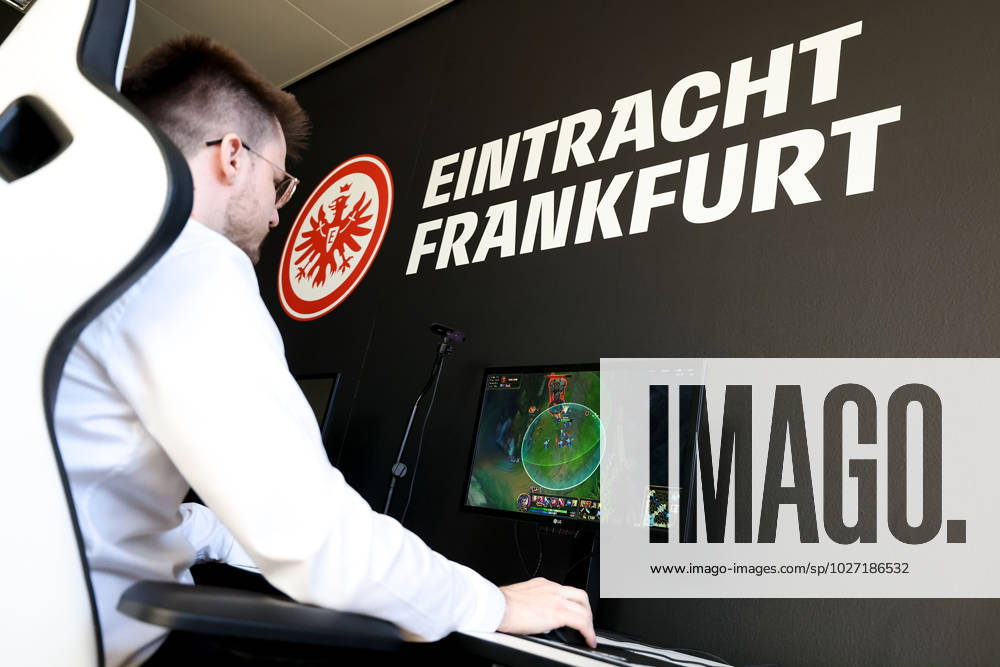 Eröffnung der Esports Academy von Eintracht Frankfurt v.l., Symbolfoto, Symbolbild: Spieler am PC, Esports Academy