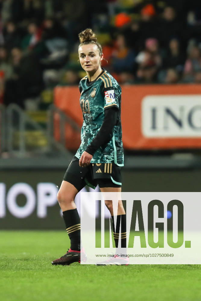 Fussball, UEFA Länderspiel Saison 2022 2023 Freundschaftsspiel Niederlande - Deutschland 07.04.2023, Fortuna Sittard Stadion Lina Magull (Deutschland, 20) Sittard Fortuna-Sittard-Stadion Niederlande
