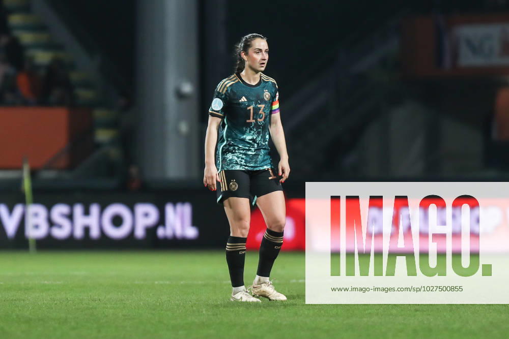 Fussball, UEFA Länderspiel Saison 2022 2023 Freundschaftsspiel Niederlande - Deutschland 07.04.2023, Fortuna Sittard Stadion Sara Daebritz (Deutschland, 13) Sittard Fortuna-Sittard-Stadion Niederlande