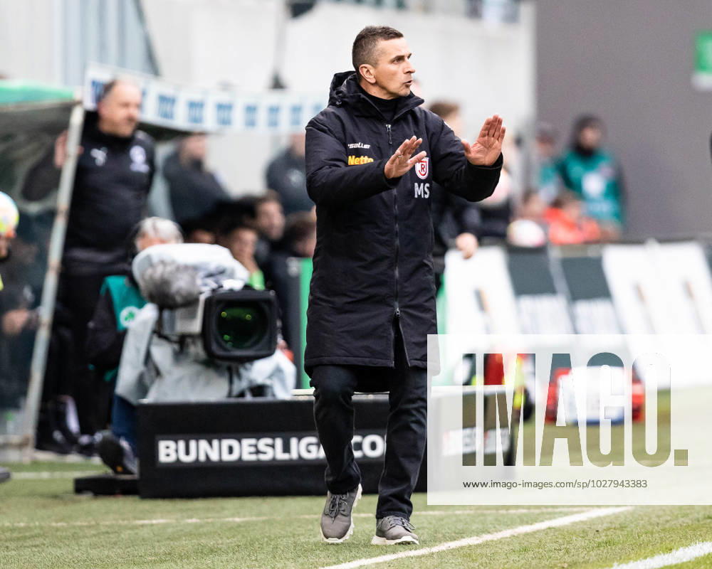 Mersad Selimbegovic (SSV Jahn Regensburg, Trainer) GER, SPVGG Greuther Fuerth vs. SSV Jahn Regensburg, 2.Bundesliga, Fussball, 14.04.2023, 28.Spieltag, Saison 2022 2023 DFB, DFL REGULATIONS PROHIBIT ANY USE OF PHOTOGRAPHS AS IMAGE SEQUENCES AND OR QUASI-VIDEO SPVGG Greuther Fuerth vs. SSV Jahn Regensburg, 2.Bundesliga, Fussball, 14.04.2023, 28.Spieltag, Saison 2022 2023 Fuerth